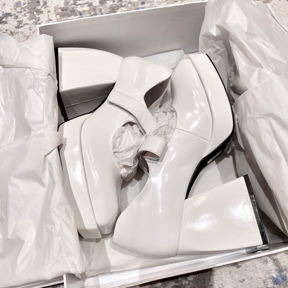 B2 CAMILLA White Leather Mary Jane Heels (NWB) - Picture 5 of 11